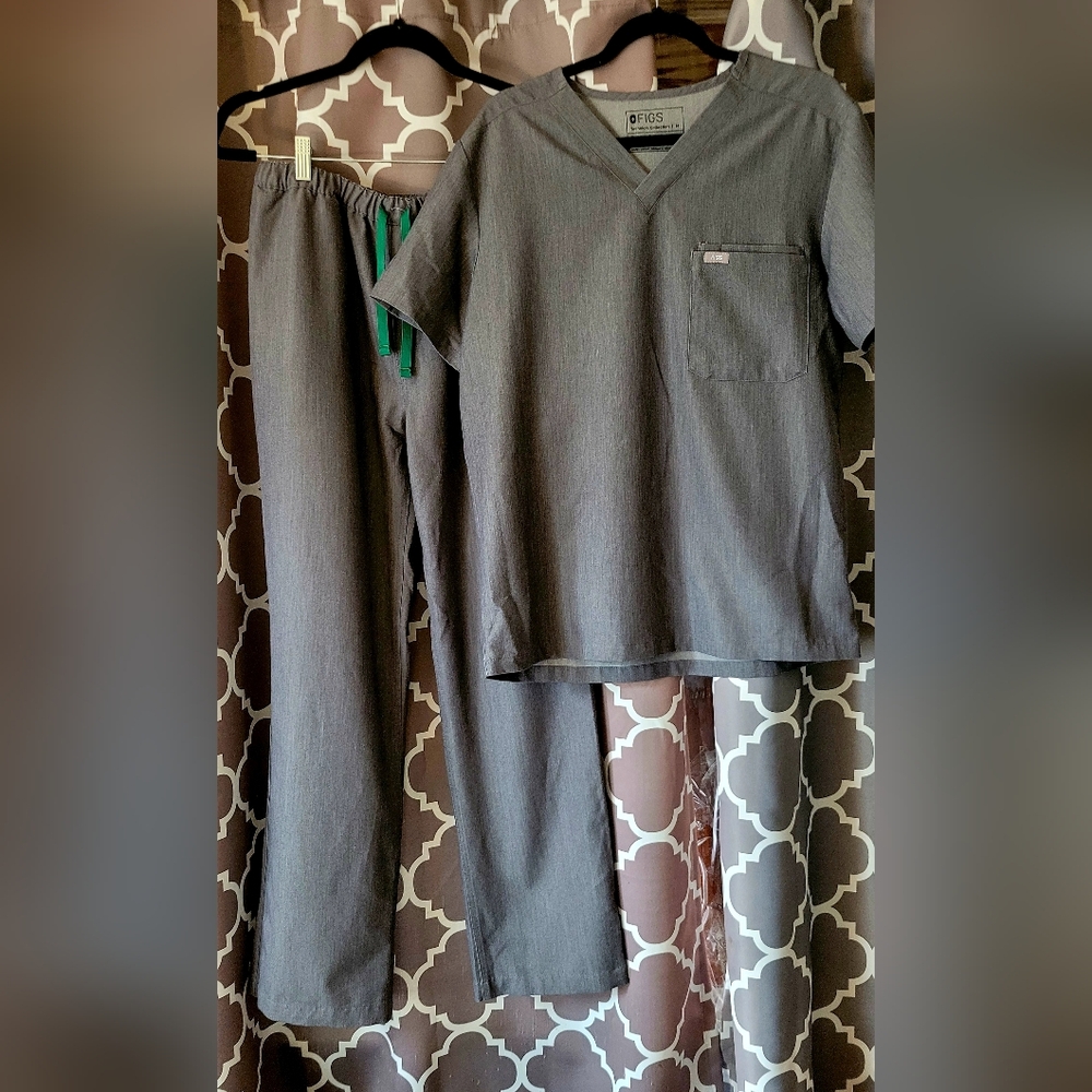 Figs Charcoal Striped Women's Scrub Set